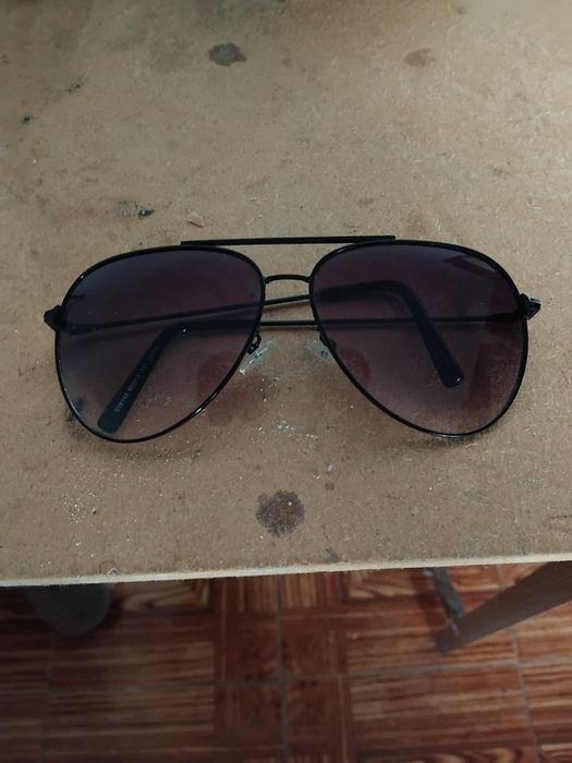 Vendo estes óculos de sol interessados mp
