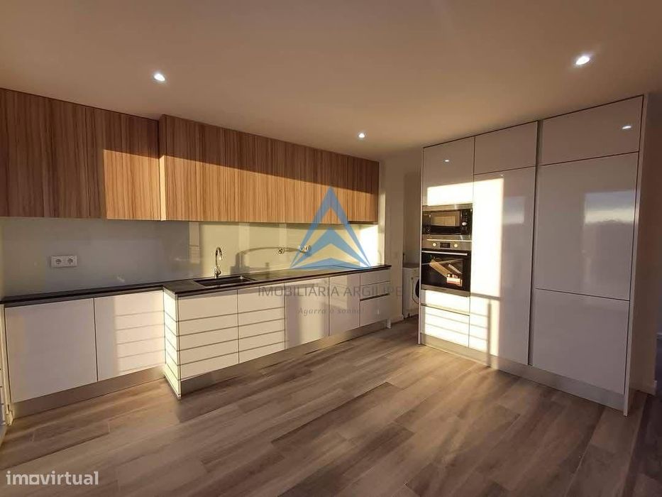 Apartamento T4 - Condomínio Fechado