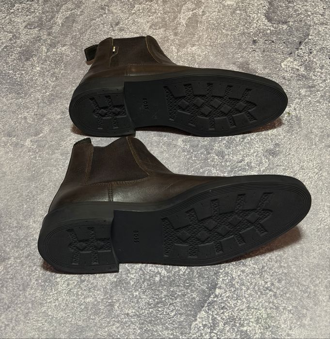Челсі Boss, оригінал, 42. Bally,zegna,tods