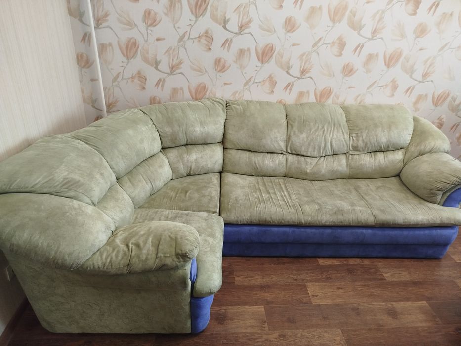 Продам диван угловой