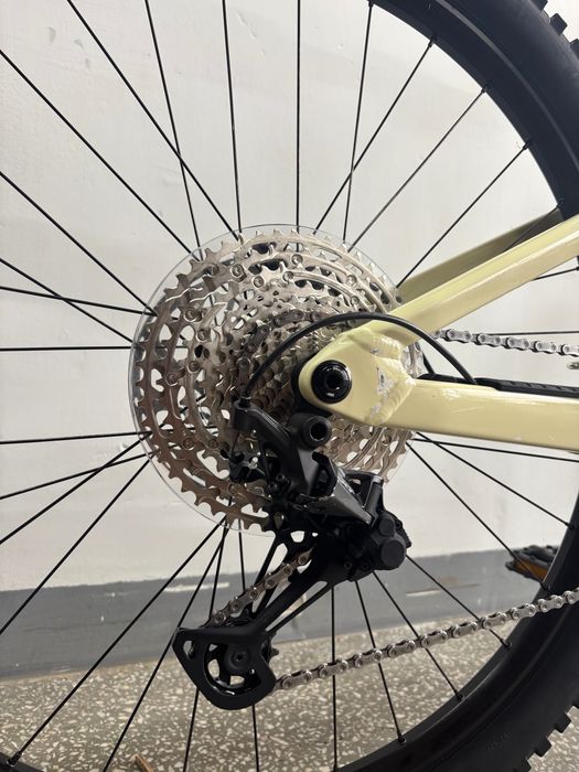 Rower elektryczny MTB Focus THRON 6.8 29" M 42 cm – Bosch CX 85 Nm 750 Wh