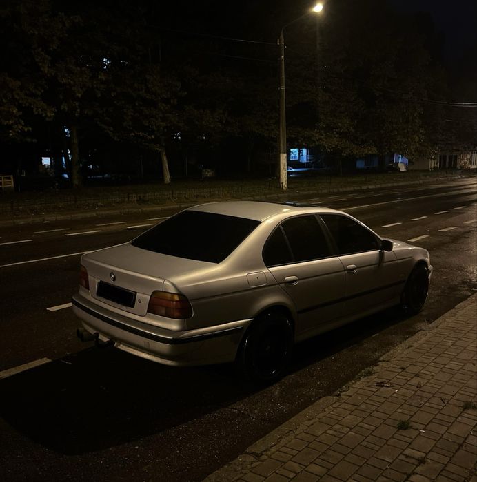 Продам BMW E39 2.0