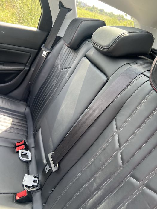Peugeot 308 t9 шкіряний салон сідушки.