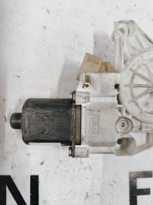 Motor Vidro Frente Direito - A2048200242