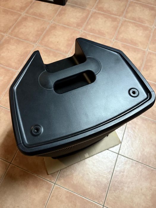 JBL EON 715 + capa oficial