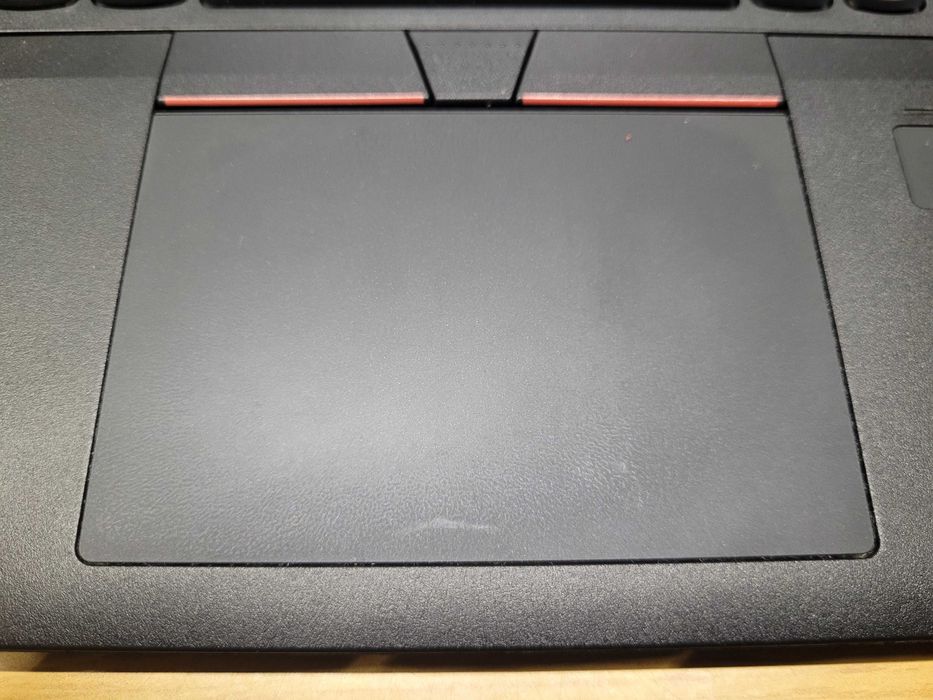 Lenovo ThinkPad T570 i5 / 16GB / 256GB / 15.6" FHD / bateria 24 + 48 W