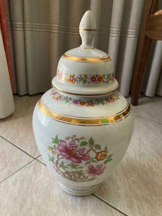 Pote em porcelana Artibus