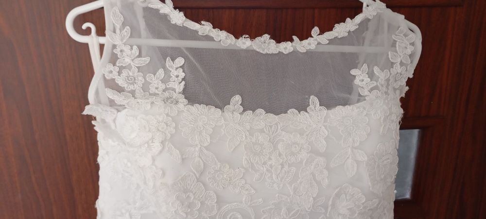 Suknia ślubna, welon i halka z kołem