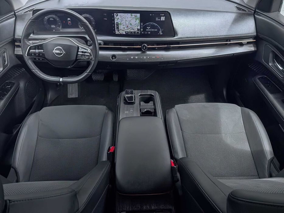 Nissan Ariya      2024