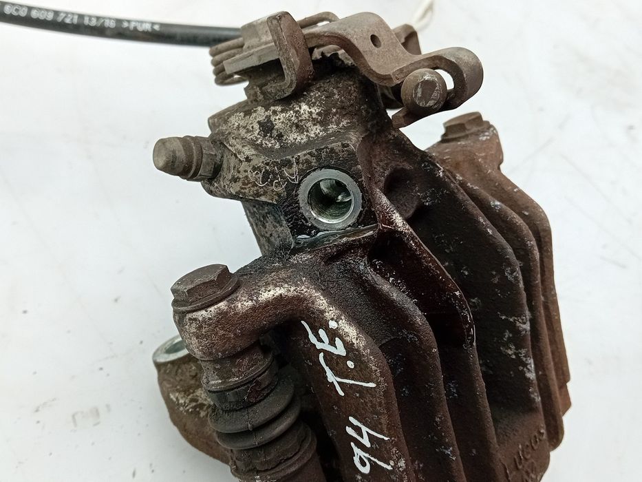 Pinça travão / maxila de travão trás esquerda AUDI A1 Sportback (8XA,