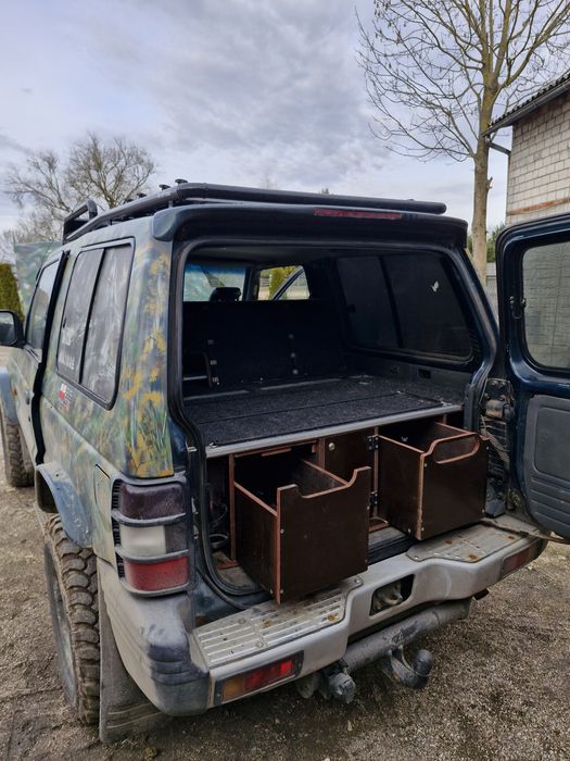 Mitsubishi Pajero Zabudowa meblowa