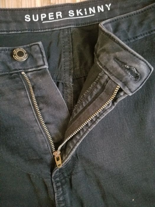 Жіночі базові джинси