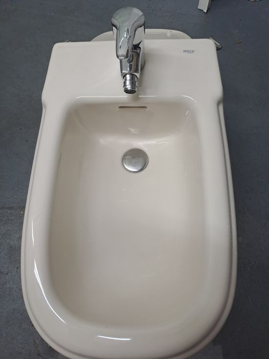 Bidé roca  e com torneira completa roca