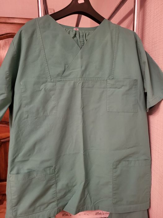 Хірургічні костюми б/в в гарному стані