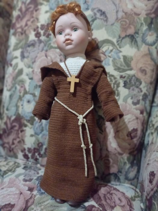 Boneco vestido de frade