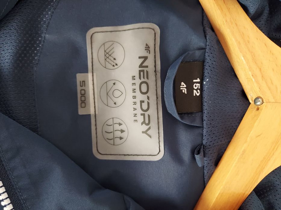 Kurtka softshell firmy 4f rozmiar 152