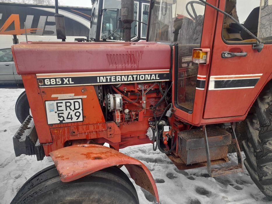 International case 695XL