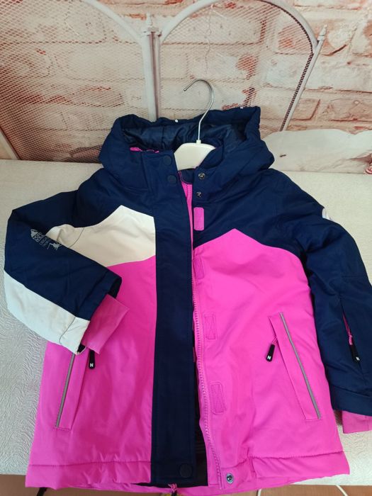 Продам нову куртку лижну