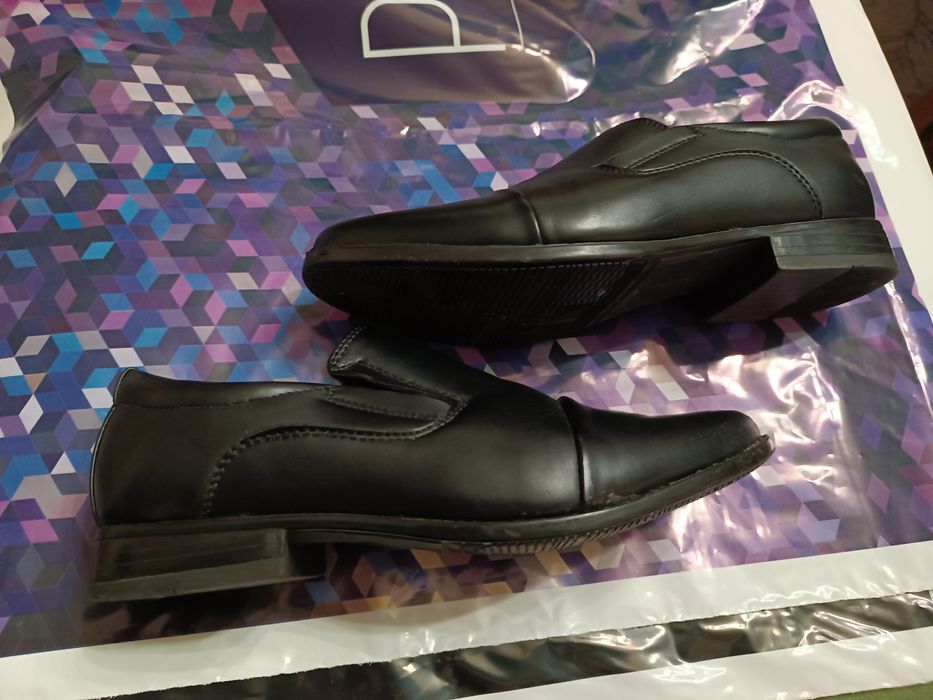 Шкіряні туфлі фірми CentrShoes