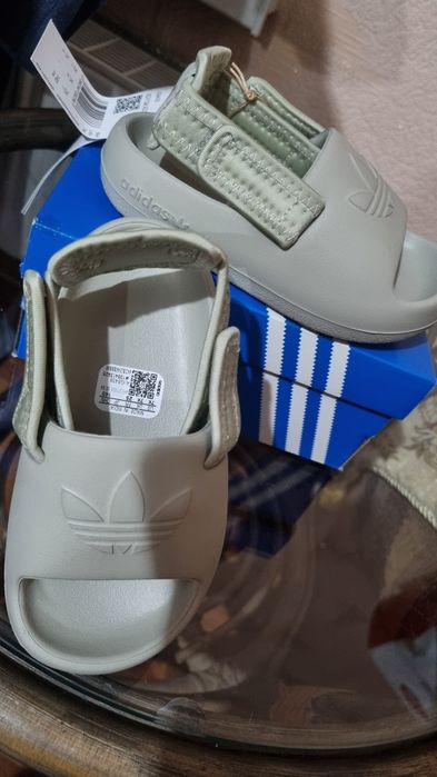 Резинові босоніжки. Нові