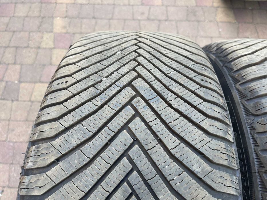 3825. Opony zimowe 245/45/18 Michelin 2024r 8.5mm cena za 2szt