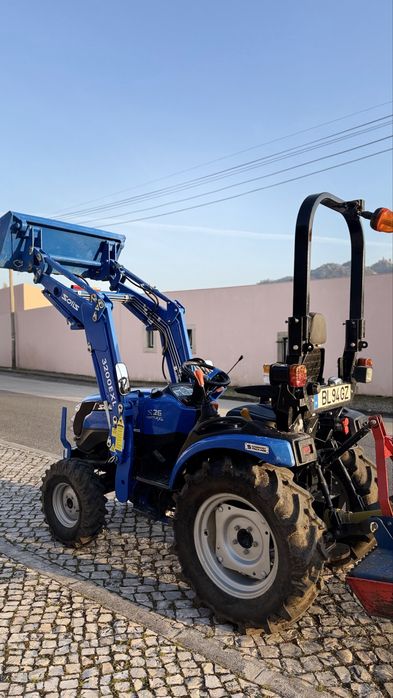 Solis 26 XL + Carregador Frontal + Pack Alfaias (Apenas 340h)