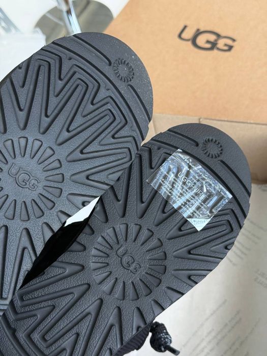 Ugg Lowmel Black жіночі уггі ловмел чорні на овчині теплі зимові черевики ugg