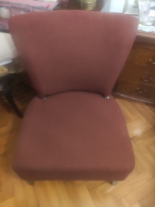 Cadeirão bordô em excelente estado