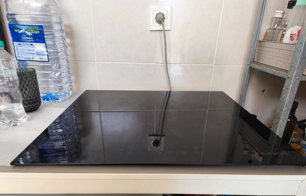 Placa de Indução Jocel 7200W com Carrinho IKEA – Pronta a Utilizar