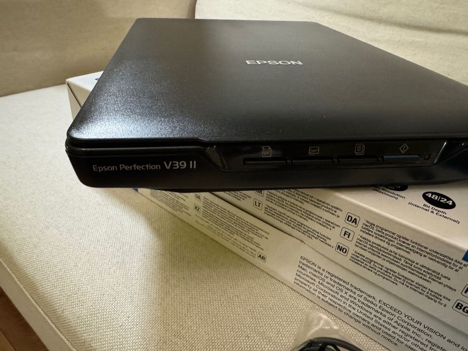 Сканер Epson Perfection V39II
