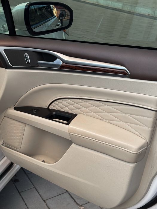 Продаж Ford Fusion 2.0 2017 AWD Platinum