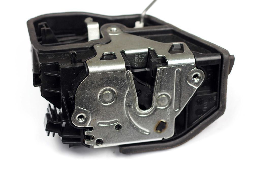 Zamek drzwi prawy tył BMW E90 E70 E60 E87 E91 F10 F30 Europa 5PIN
