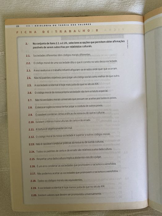 Caderno de Atividades “Clube das Ideias” Filosofia 10.° Ano - Areal E.