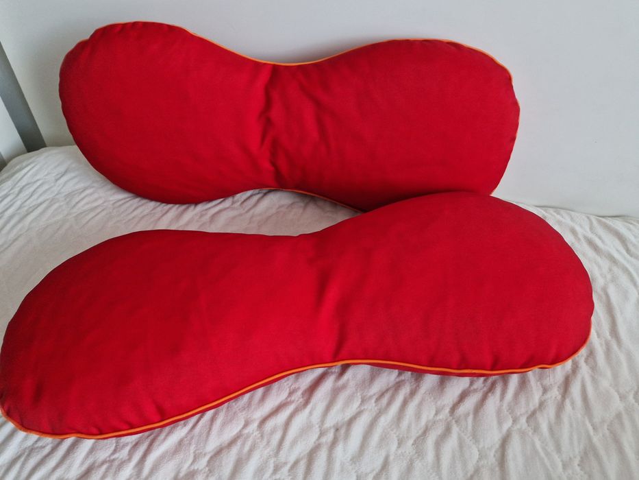 Almofadas vermelhas, IKEA, quarto, sala, escritório