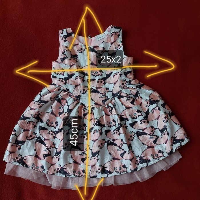Śliczna sukieneczka 80 cm