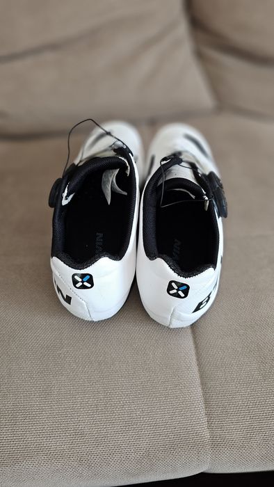 Sapatilhas de estrada B. Twin