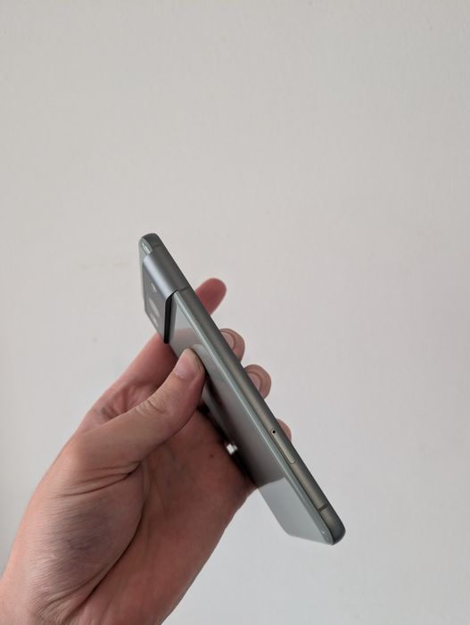 Google Pixel 8 Hazel 8/128gb Neverlock Гарний стан!