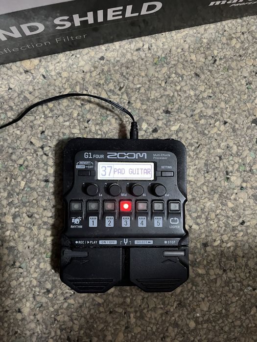 Ibanez Guitar, Amplifier and Zoom G1 Four package