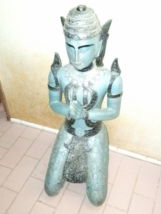 Estátua Deusa de Oração