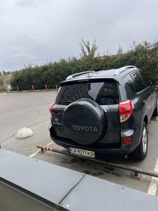 Продам Toyota RAV4