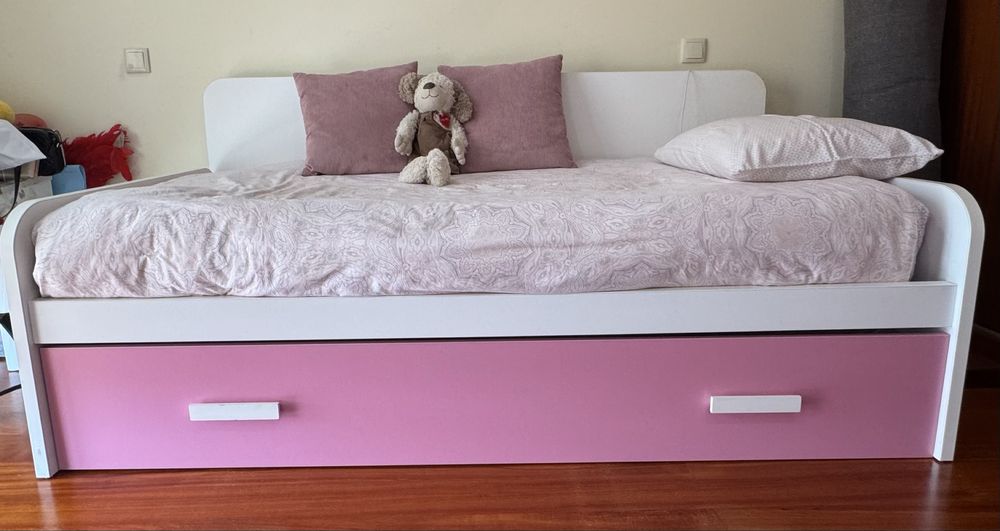 Conjunto de moveis para quarto de menina