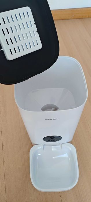 Alimentador automático com câmara