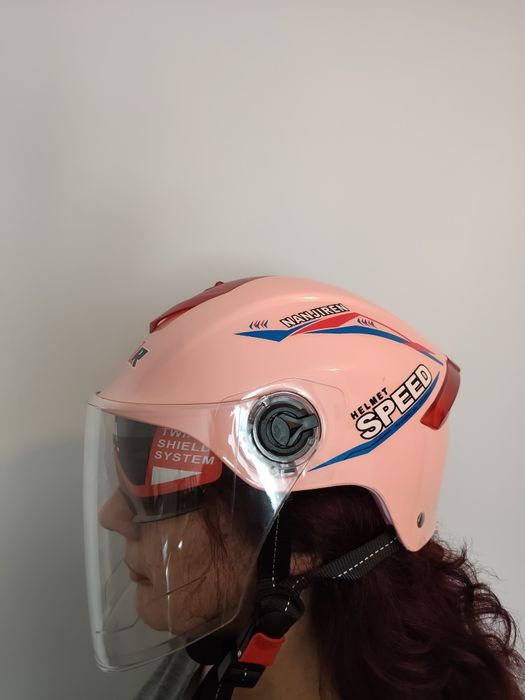 Capacete de mota cor-de-rosa - Sistema Twin Shield