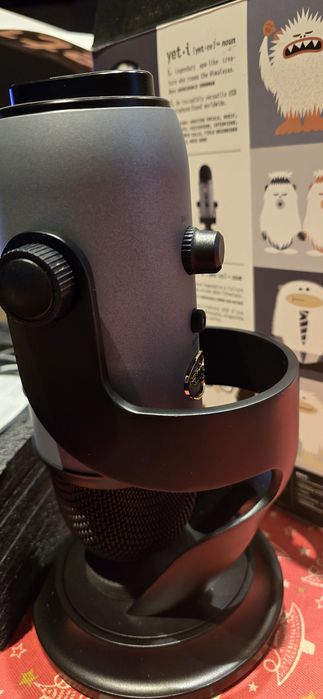 Yeti microfone novo