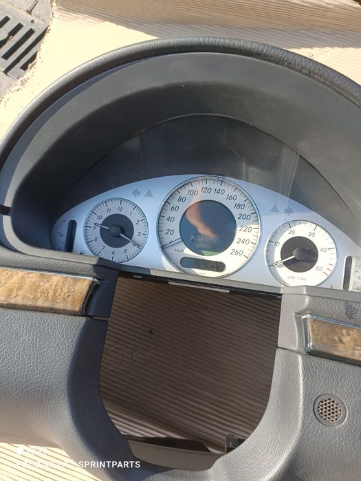 Панель торпедо Mercedes w211 консоль