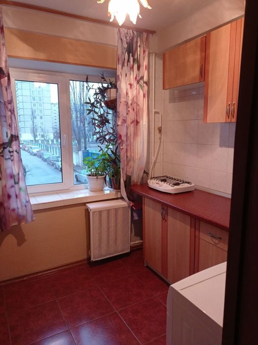 Оболонь, погодинно -500 грн, подобовоово, 2 поверх, кондиціонер,газ