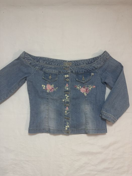 Jeansowa haftowana kurtka z odkrytymi ramionami Authentic Style