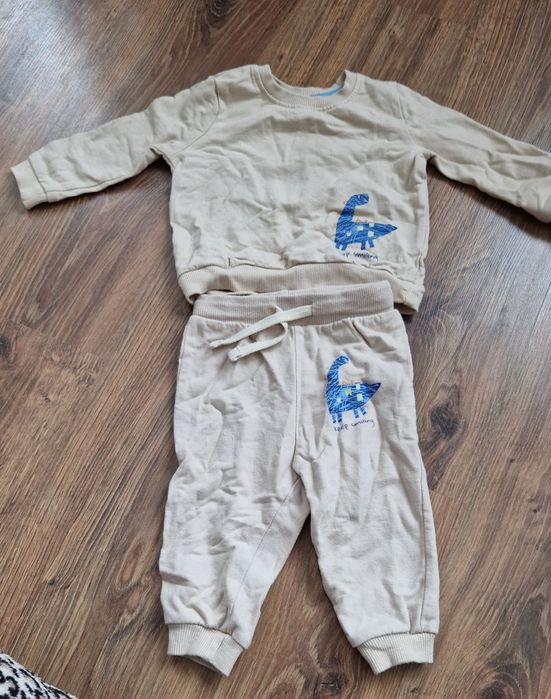 6 kompletów dresowych