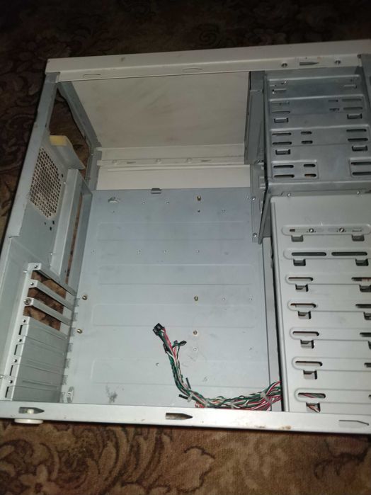 Корпус, системний блок.