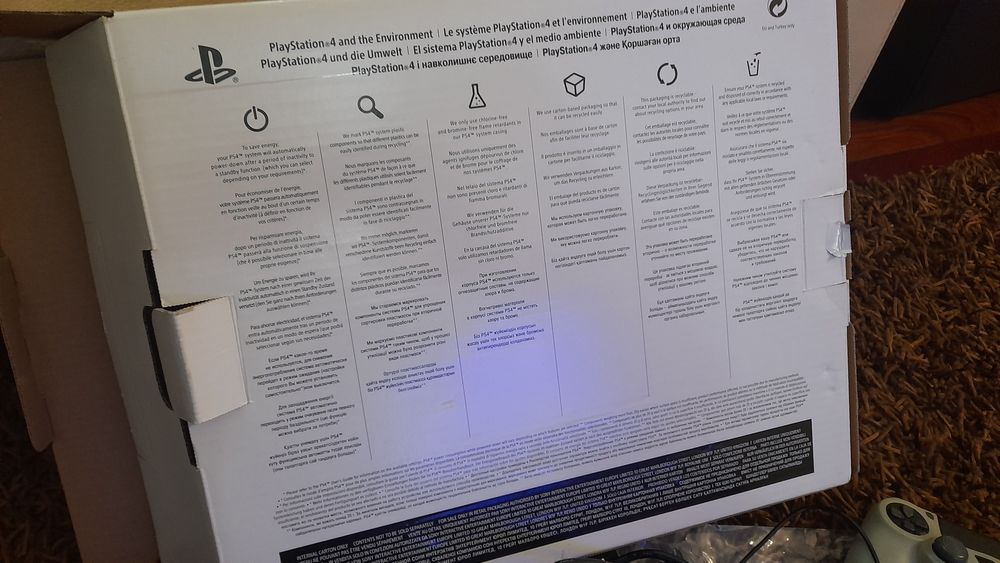 PS4 Slim 1TB + 2 comamdos originais + 7 jogos